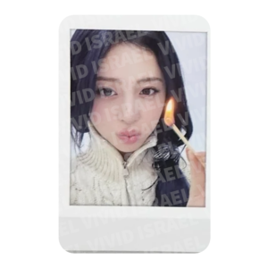 LE SSERAFIM YUNJIN - HOT Tin Case Photocard