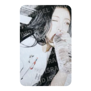 LE SSERAFIM YUNJIN - HOT Weverse Photocard