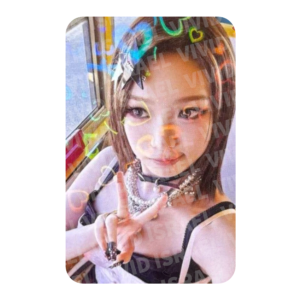 LE SSERAFIM CHAEWON – DIFFERENT Weverse Pre-order Benefit Photocard
