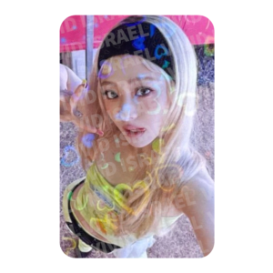 LE SSERAFIM YUNJIN – DIFFERENT Weverse Pre-order Benefit Photocard