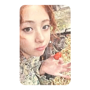 LE SSERAFIM YUNJIN – SPAGHETTI Stress Ball Photocard