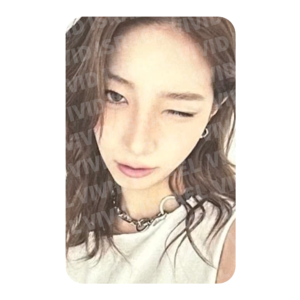 LE SSERAFIM YUNJIN – SPAGHETTI Stress Ball Photocard