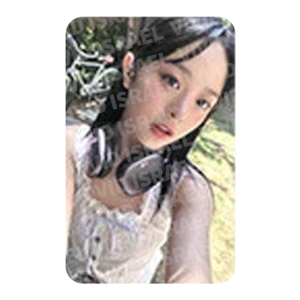 NEWJEANS HANNI – 2024 Season's Greetings Photocard
